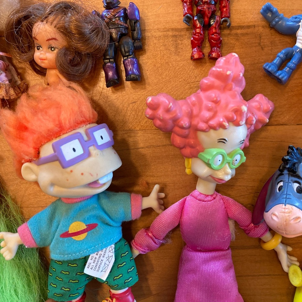 LOT VINTAGE TOYS CHARACTERS DOLLS LEGOS 👀 - Picture 3 of 13